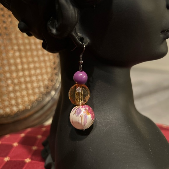 Dangling floral and gem beads ball drop earrings - Picture 4 of 9